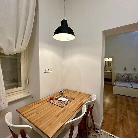 Cozy Studio Flat In The Heart Of Budapest Exterior foto